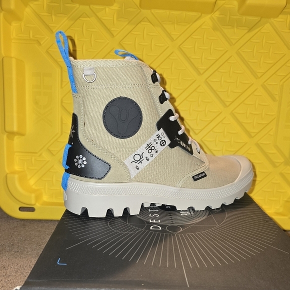 Palladium Other - Palladium Destiny Colab Pampa Witch Queen Dune color